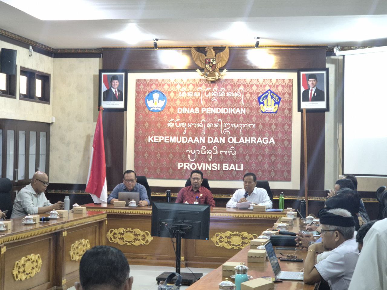 Rektor Universitas Udayana Hadiri Rapat Pelaksanaan Percepatan Program Satu Keluarga Satu Sarjana