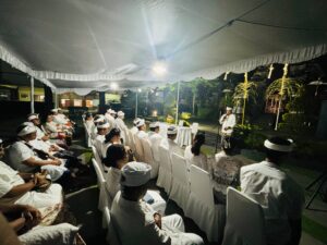 Unud Gelar Dharma Wacana dan Persembahyangan Hari Suci Siwaratri di Area Pura Widya Maha Amrta Kampus Sudirman