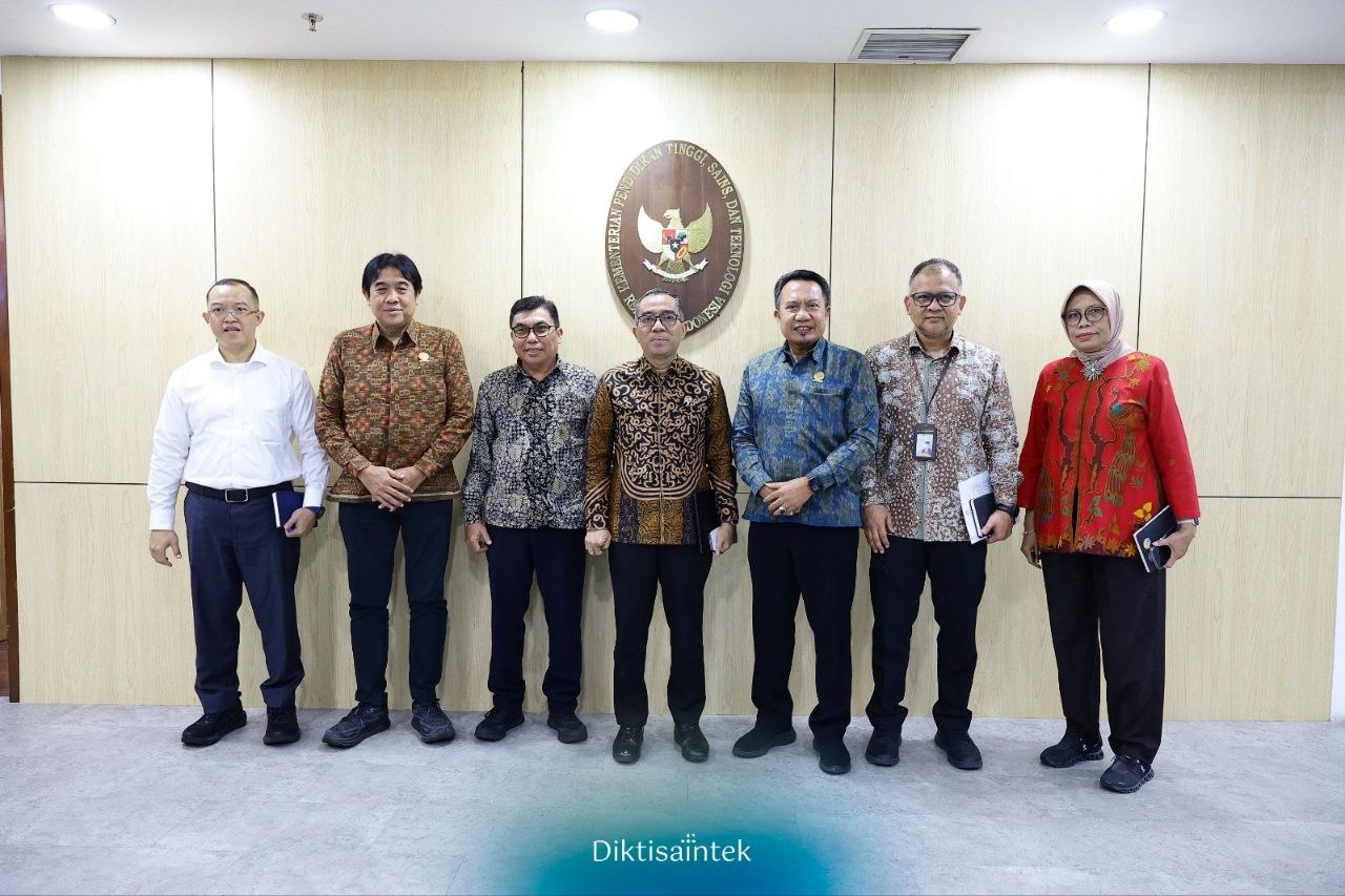 Rektor Unud Audiensi dengan Mendiktisaintek Bahas Penguatan Tata Kelola Menuju PTNBH
