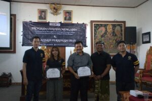 Hadirkan Ketua MKMK, FH Unud Buka Ruang Diskusi Penyelesaian Masalah Hukum Ringan di Desa Batuan