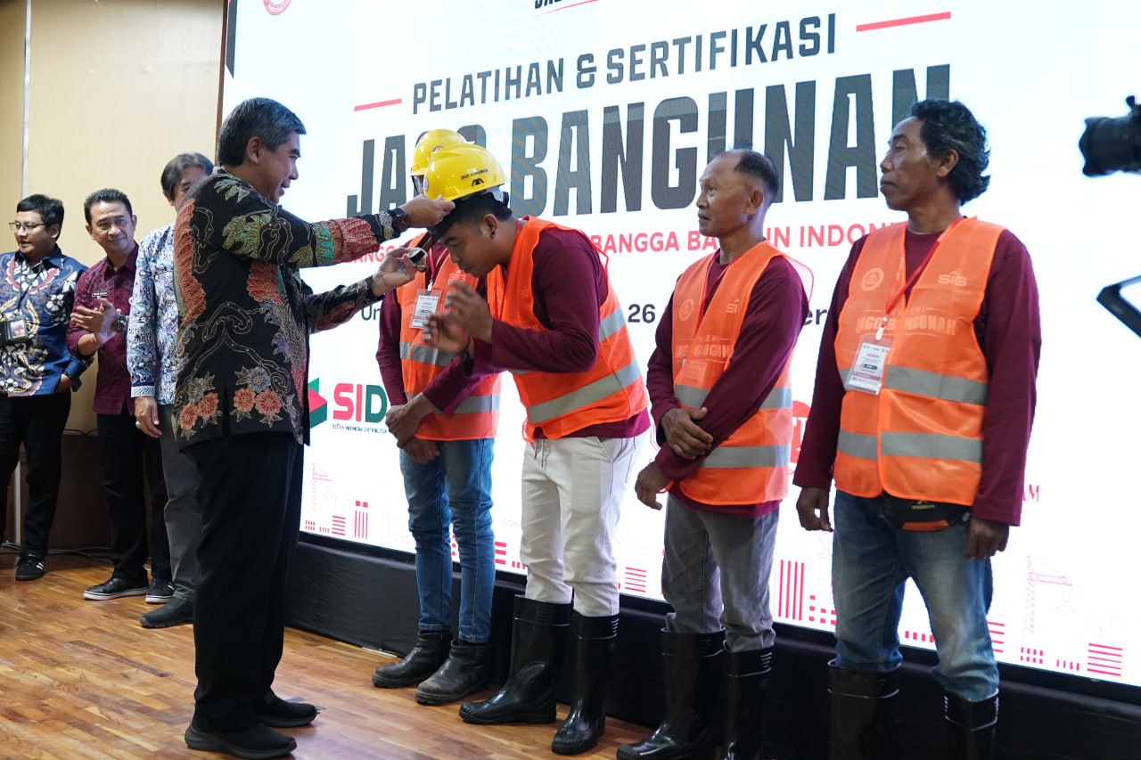Semen Gresik Gelar Pelatihan dan Sertifikasi Jago Bangunan di Universitas Udayana