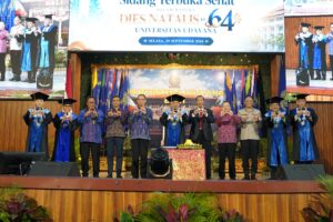 Resmi Berstatus PTN-BH pada Dies Natalis ke-64, Wamendiktisaintek Dorong Unud Berikan Dampak Nyata Bagi Ekosistem Pembangunan di Bali