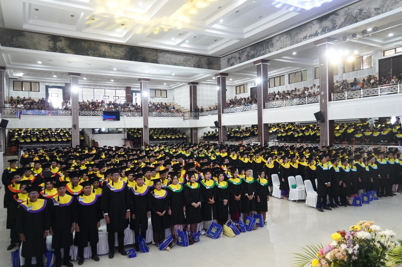 Unud Lepas 852 Wisudawan pada Wisuda ke-179, Rektor Tekankan Pentingnya Integritas dan Adaptasi di Era Transformasi
