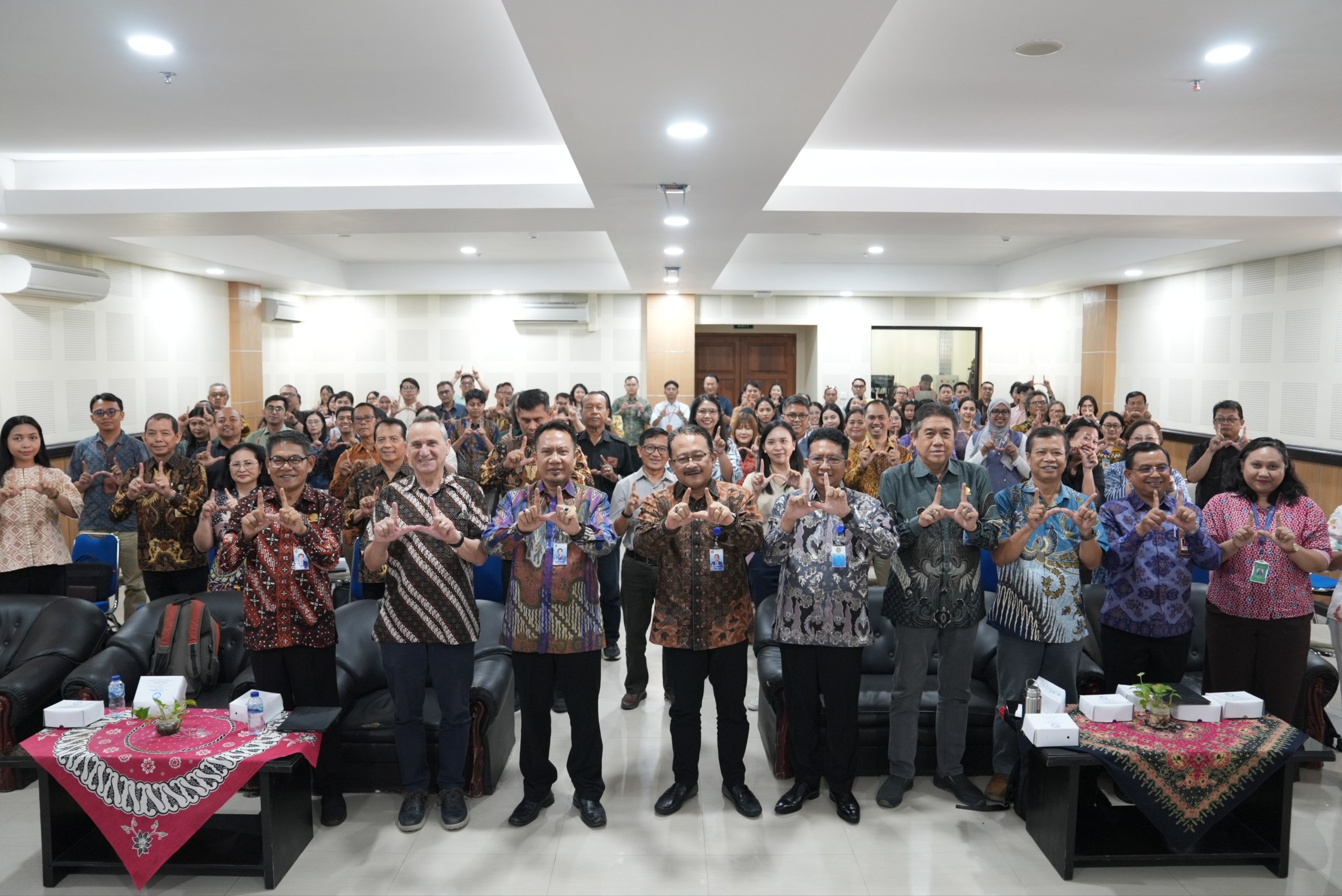 Perkuat Jejaring Global, Universitas Udayana Inisiasi Kolaborasi Riset Bersama Anggota IAB